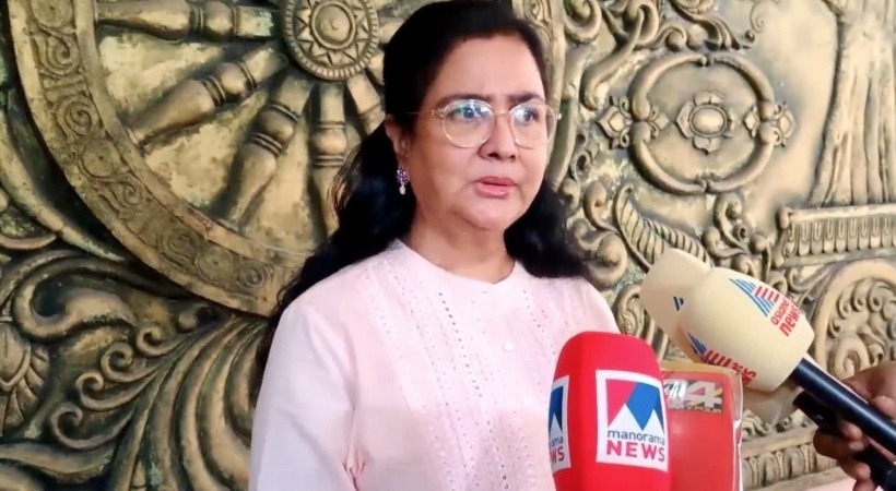താരസംഘടനയുടെ പ്രതികരണത്തിനെതിരെ ഉർവശി; സിദ്ദിഖിനെയും വിമർശിച്ചു