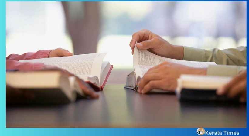 ബൈബിൾ വാങ്ങലും പഠിപ്പിക്കലും തടയാൻ ഒക്‌ലഹോമൻ സംസ്ഥാനത്തെ  32 സ്‌കൂൾ സുപ്രീം കോടതിയോട് ആവശ്യപ്പെട്ടു.