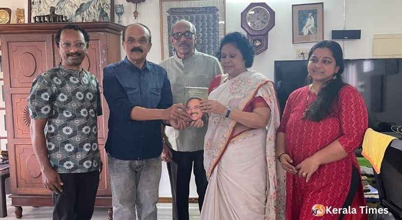 ജോസഫ് നമ്പിമഠത്തിൻറെ കവിതകളുടെ സമ്പൂർണ്ണ സമാഹാരം “നമ്പിമഠം കവിതകൾ “സക്കറിയ റോസ് മേരിക്ക് നൽകി പ്രകാശനം ചെയ്തു