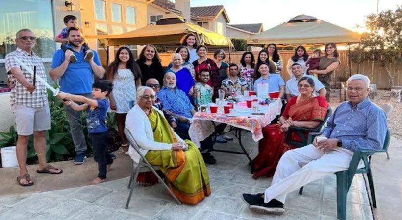 ഭാര്യയുടെ ഇന്ത്യന്‍ കുടുംബത്തോടൊപ്പം ജെഡി വാന്‍സിന്റെ ചിത്രം വൈറല്‍