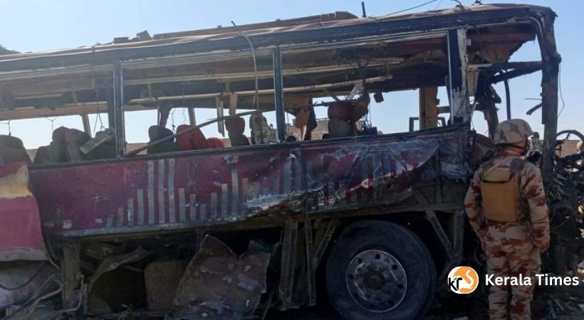 പാക്കിസ്ഥാനിൽ വീണ്ടും രക്തസാക്ഷം: ബലൂച് വിമതരുടെ ഭീകരാക്രമണത്തിൽ സൈന്യത്തിന്റെ ബസ് തകർന്നു; 90 പേർ കൊല്ലപ്പെട്ടതായി ബിഎൽഎ