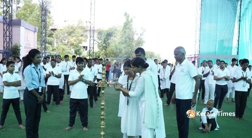 ഡിഫറന്റ് ആര്‍ട് സെന്ററില്‍ യോഗ-സംഗീത ദിനാഘോഷം