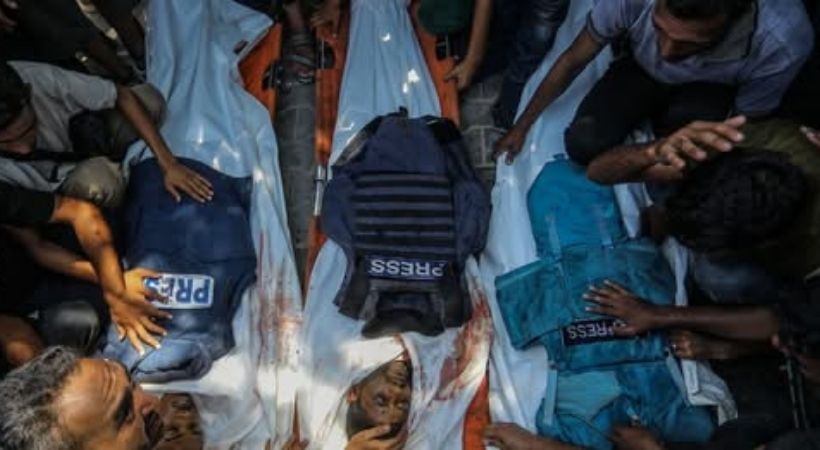 നാസർ ആശുപത്രിക്ക് നേരെ ഇസ്രായേൽ നടത്തിയ ആക്രമണത്തിൽ അഞ്ച് മാധ്യമപ്രവർത്തകർ ഉൾപ്പെടെ 22 പേർ കൊല്ലപ്പെട്ടു