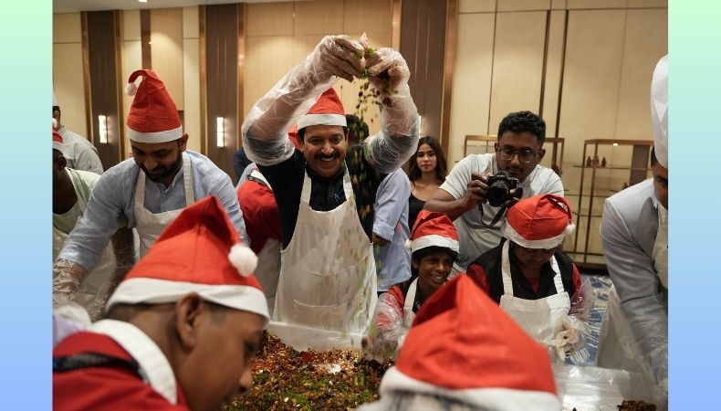 ഹയാത്ത് റീജന്സിയുടെ ഫ്രൂട്ട് മിക്സിംഗില് ആവേശമായി ഡിഫറന്റ് ആര്ട് സെന്ററിലെ ഭിന്നശേഷിക്കാർ.