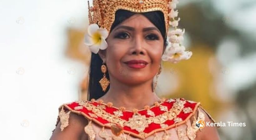 44 വർഷമായി യുഎസിൽ കഴിയുന്ന കംബോഡിയൻ മുത്തശ്ശി നാടുകടത്തൽ ഭീഷണിയിൽ; പ്രതിഷേധം ശക്തം.