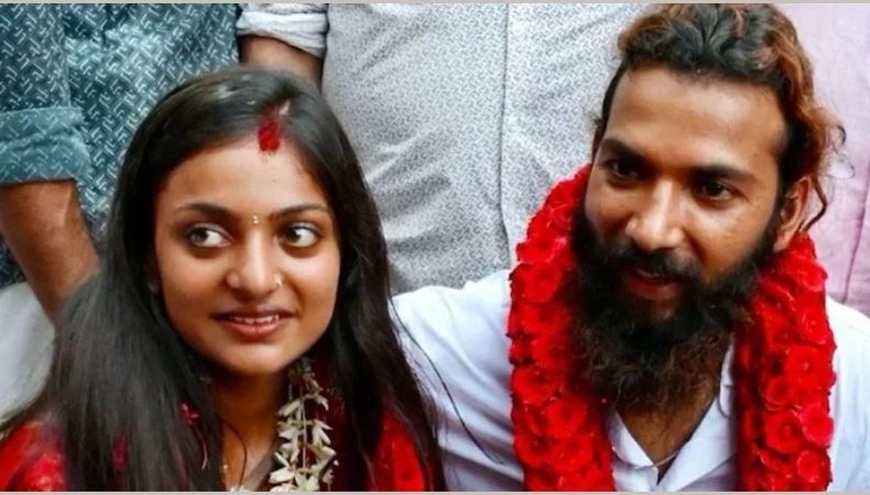 കുംഭമേളയിലൂടെ വൈറലായ പെൺകുട്ടിയുടെ വിവാഹം,എം.വി. ഗോവിന്ദൻ ഉൾപ്പെടെയുള്ള സിപിഐഎം നേതാക്കൾക്കെതിരെ പരാതി.