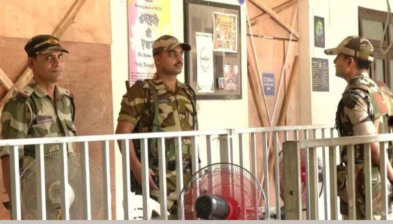 വോട്ടെണ്ണല്‍ തുടങ്ങി; ആദ്യ ലീഡ് ആരിലേക്ക്? ഉറ്റുനോക്കി മുന്നണികള്‍