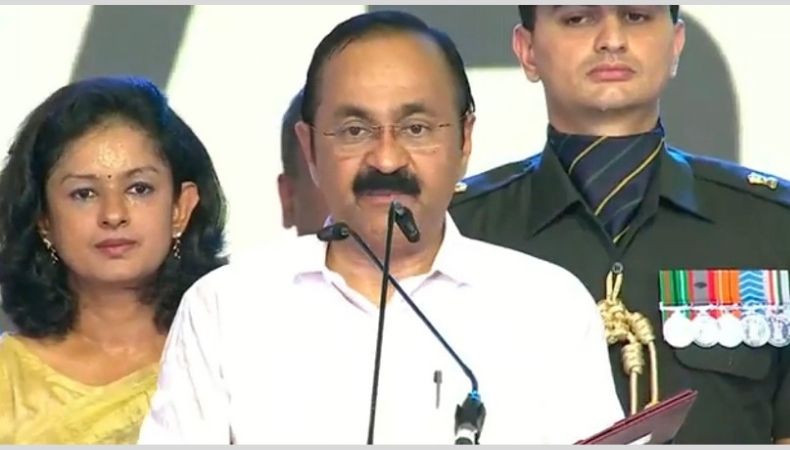 വി ഡി സതീശന്‍ മുഖ്യമന്ത്രിയായി അധികാരമേറ്റു; 20 അംഗ മന്ത്രിസഭ ഇന്ന് ചുമതലയേല്‍ക്കും