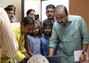 പാട്ടുകാരി മ്യൂസിക് വീഡിയോ യൂട്യൂബ് റിലീസ് മുഖ്യമന്ത്രി നിര്‍വഹിച്ചു.