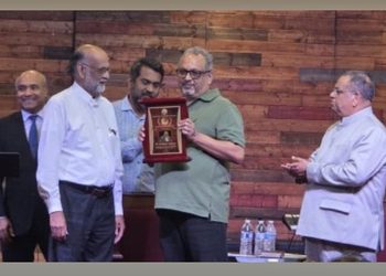 പ്രമുഖ അന്വേഷണാത്മക മാധ്യമപ്രവർത്തകൻ മാത്യു സാമുവലിന് ക്രിസ്ത്യൻ ഫെല്ലോഷിപ്പ് ഫോർ ഇന്ത്യ ഡാളസിൽ സംഘടിപ്പിച്ച സമ്മേളനത്തിൽ പണ്ഡിത രാമാഭായി പുരസ്കാരം നൽകി ആദരിച്ചു.