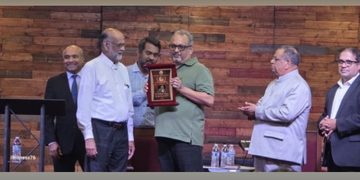 പ്രമുഖ അന്വേഷണാത്മക മാധ്യമപ്രവർത്തകൻ മാത്യു സാമുവലിന് ക്രിസ്ത്യൻ ഫെല്ലോഷിപ്പ് ഫോർ ഇന്ത്യ ഡാളസിൽ സംഘടിപ്പിച്ച സമ്മേളനത്തിൽ പണ്ഡിത രാമാഭായി പുരസ്കാരം നൽകി ആദരിച്ചു.