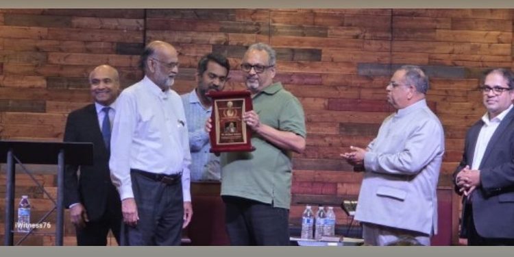 പ്രമുഖ അന്വേഷണാത്മക മാധ്യമപ്രവർത്തകൻ മാത്യു സാമുവലിന് ക്രിസ്ത്യൻ ഫെല്ലോഷിപ്പ് ഫോർ ഇന്ത്യ ഡാളസിൽ സംഘടിപ്പിച്ച സമ്മേളനത്തിൽ പണ്ഡിത രാമാഭായി പുരസ്കാരം നൽകി ആദരിച്ചു.
