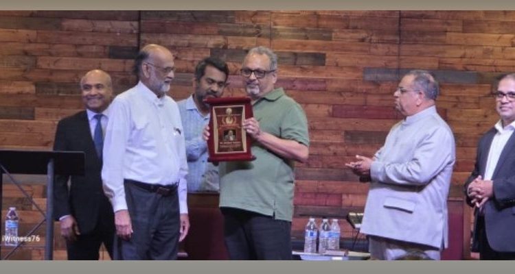 പ്രമുഖ അന്വേഷണാത്മക മാധ്യമപ്രവർത്തകൻ മാത്യു സാമുവലിന് ക്രിസ്ത്യൻ ഫെല്ലോഷിപ്പ് ഫോർ ഇന്ത്യ ഡാളസിൽ സംഘടിപ്പിച്ച സമ്മേളനത്തിൽ പണ്ഡിത രാമാഭായി പുരസ്കാരം നൽകി ആദരിച്ചു.
